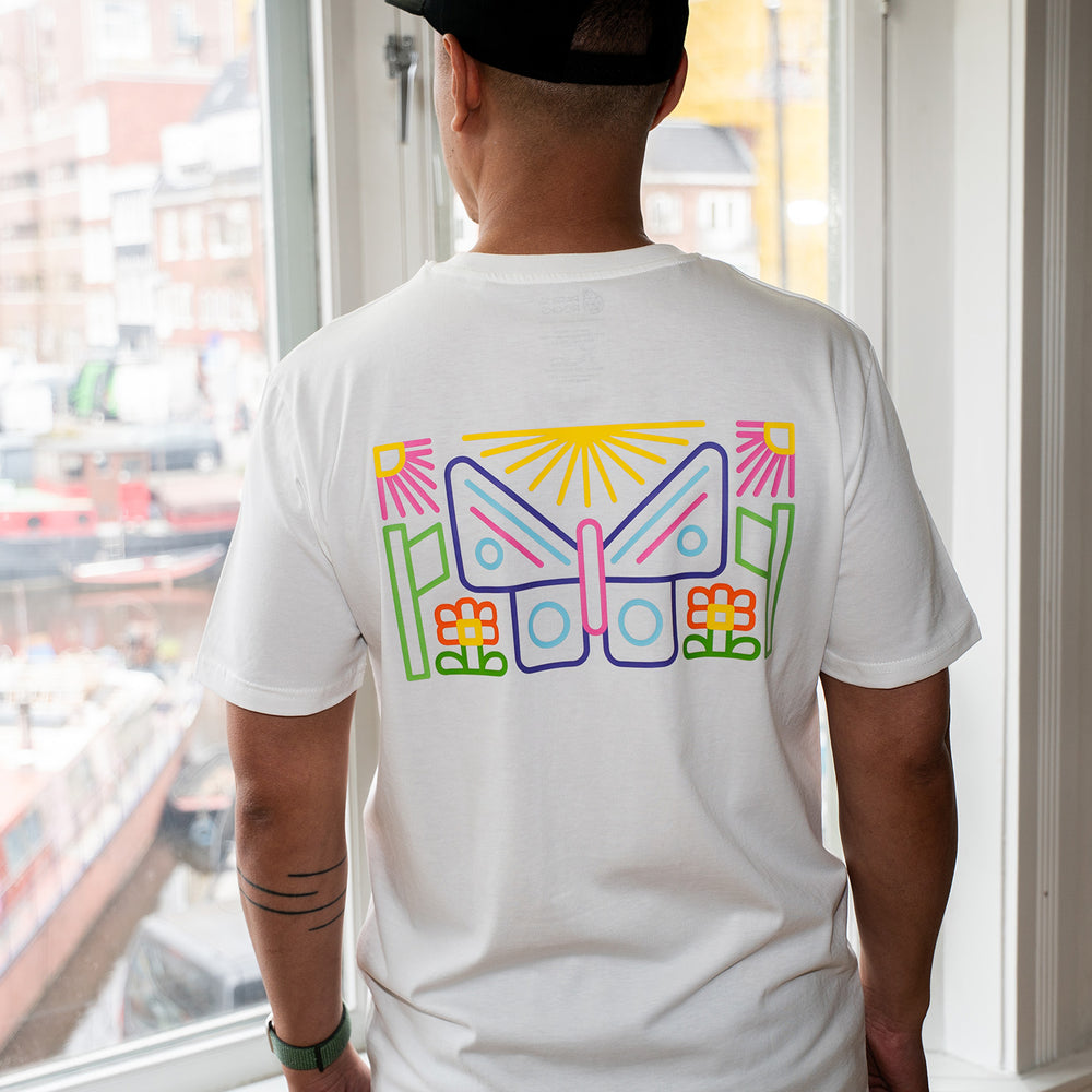 
                  
                    De Vlinder Backprint | T-shirt Unisex | Off White
                  
                